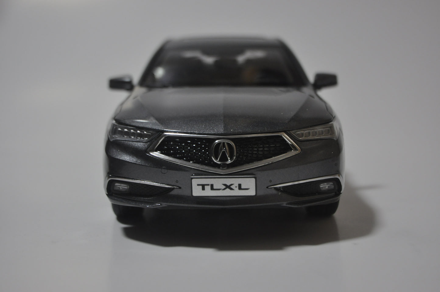 Acura TLX.L 2019 Diecast model car in Grey 1/18 Scale