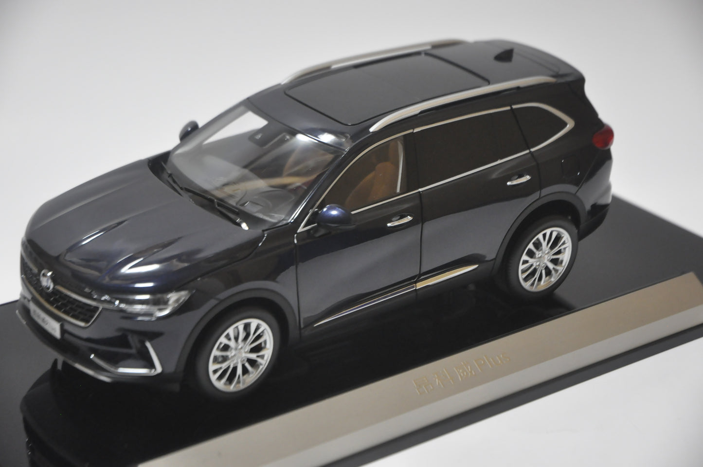 Buick Envision Plus SUV Diecast model in Blue 1/18 Scale