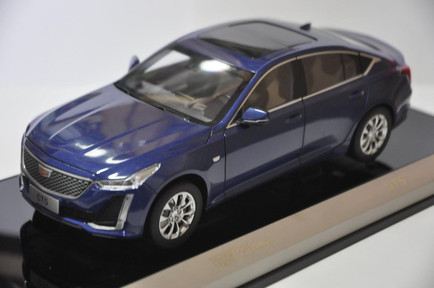 Cadillac CT5 2021 Diecast model car in Starry Night Blue 1/18 Scale