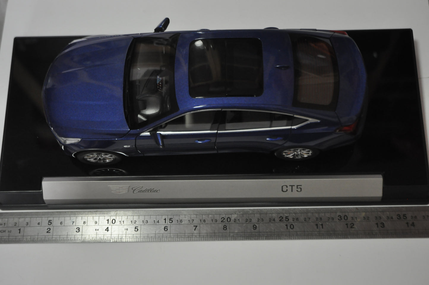 Cadillac CT5 2021 Diecast model car in Starry Night Blue 1/18 Scale