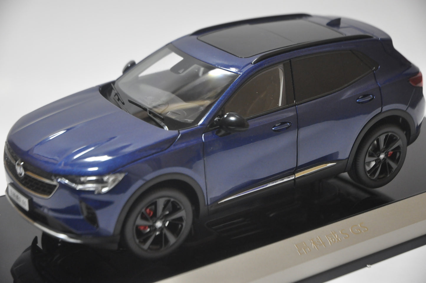 Buick Envision S GS SUV Diecast model in Blue 1/18 Scale