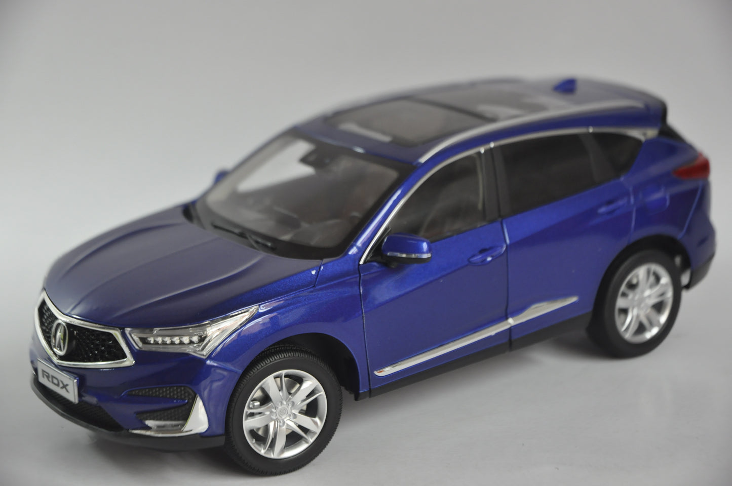 Acura RDX 2019 SUV Diecast model in Blue 1/18 Scale