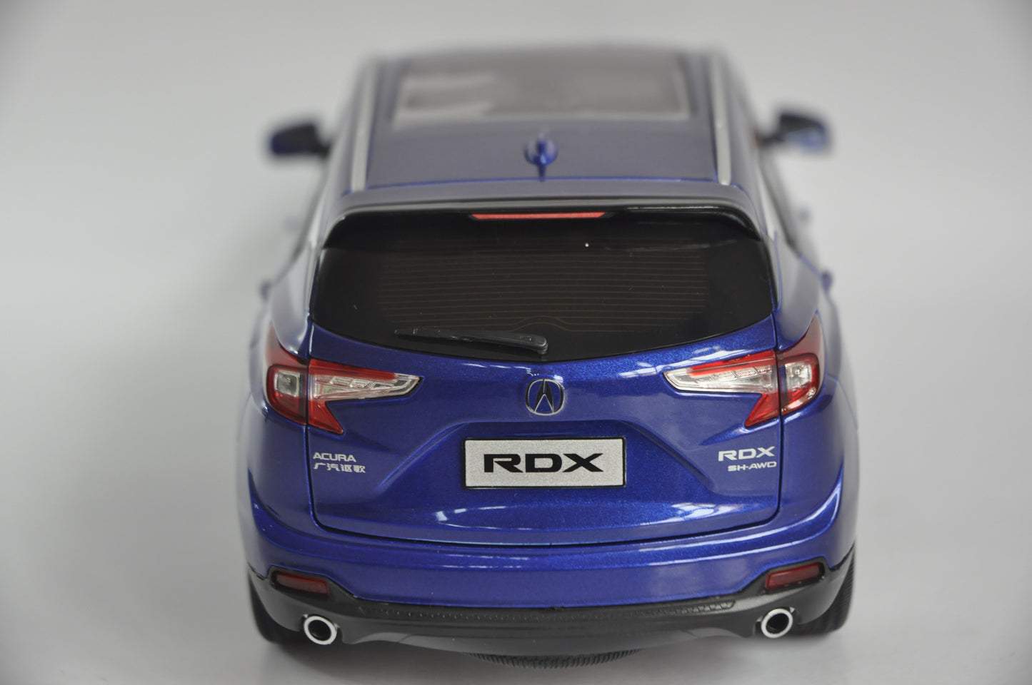 Acura RDX 2019 SUV Diecast model in Blue 1/18 Scale