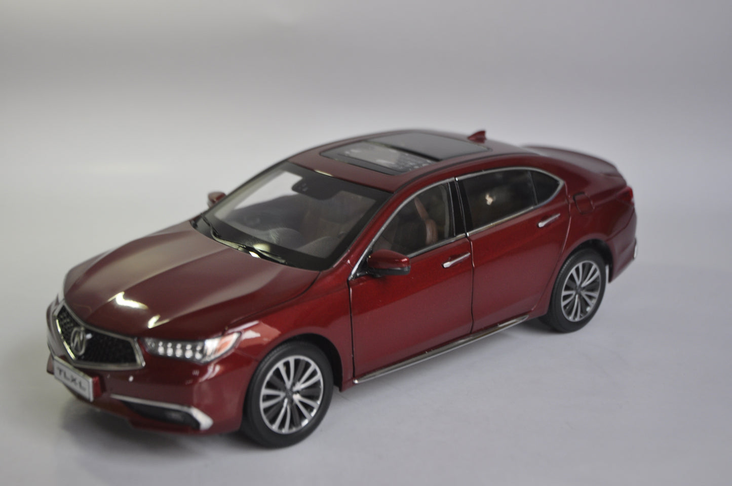 Acura TLX.L 2019 Diecast model car in Red 1/18 Scale