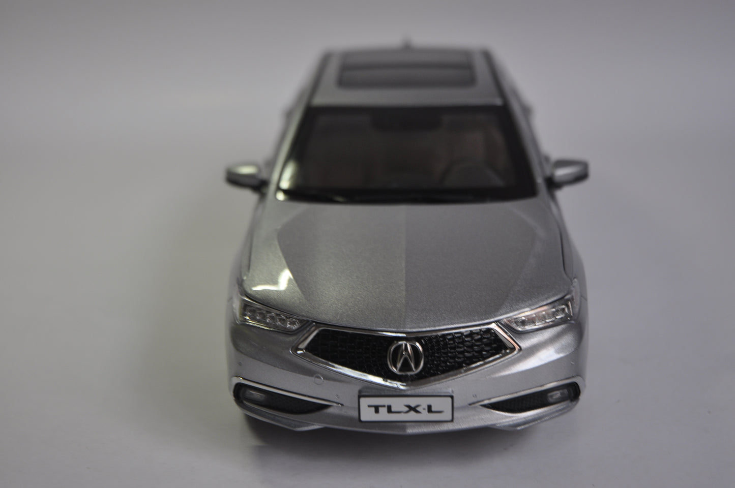 Acura TLX.L 2019 Diecast model car in Silver 1/18 Scale