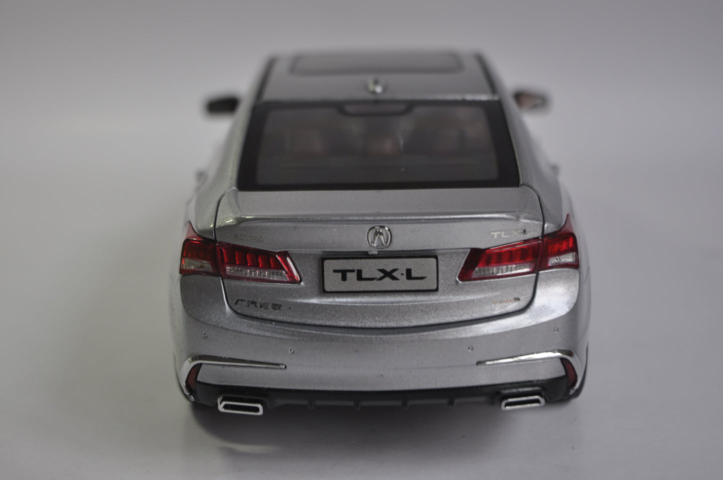 Acura TLX.L 2019 Diecast model car in Silver 1/18 Scale